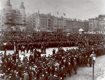 File:1902MayDayStockholm-NorraBantorget.jpg