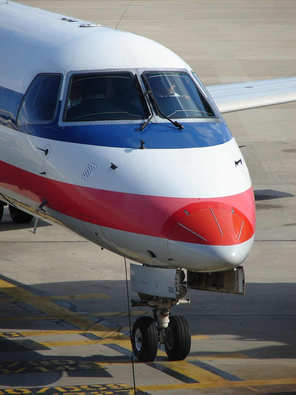 American Eagle EMB-140LR (N830AE) (4800456223).jpg