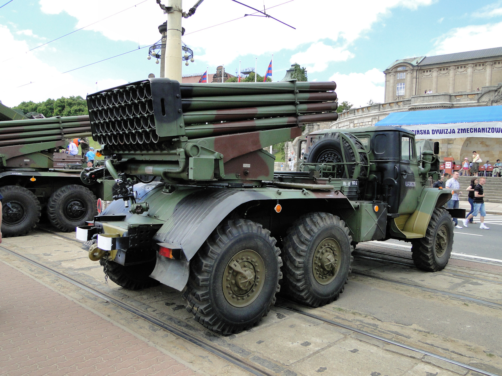 Рсзо возрождение. 122 Мм РСЗО БМ-21 град. BM-21 Grad. 122-Мм БМ-21. Урал БМ 21.