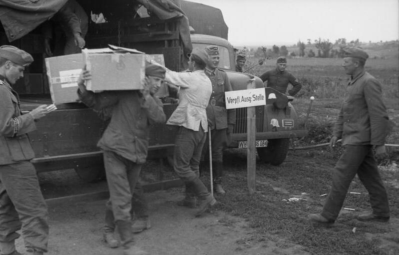 File:Bundesarchiv Bild 101I-748-0090-28A, Russland, Truppenverpflegung.jpg