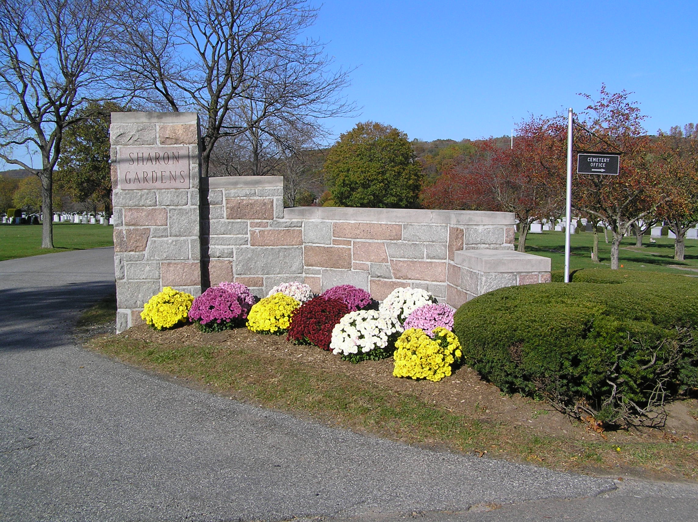 File Entrance To Sharon Gardens 2006 Jpg Wikimedia Commons