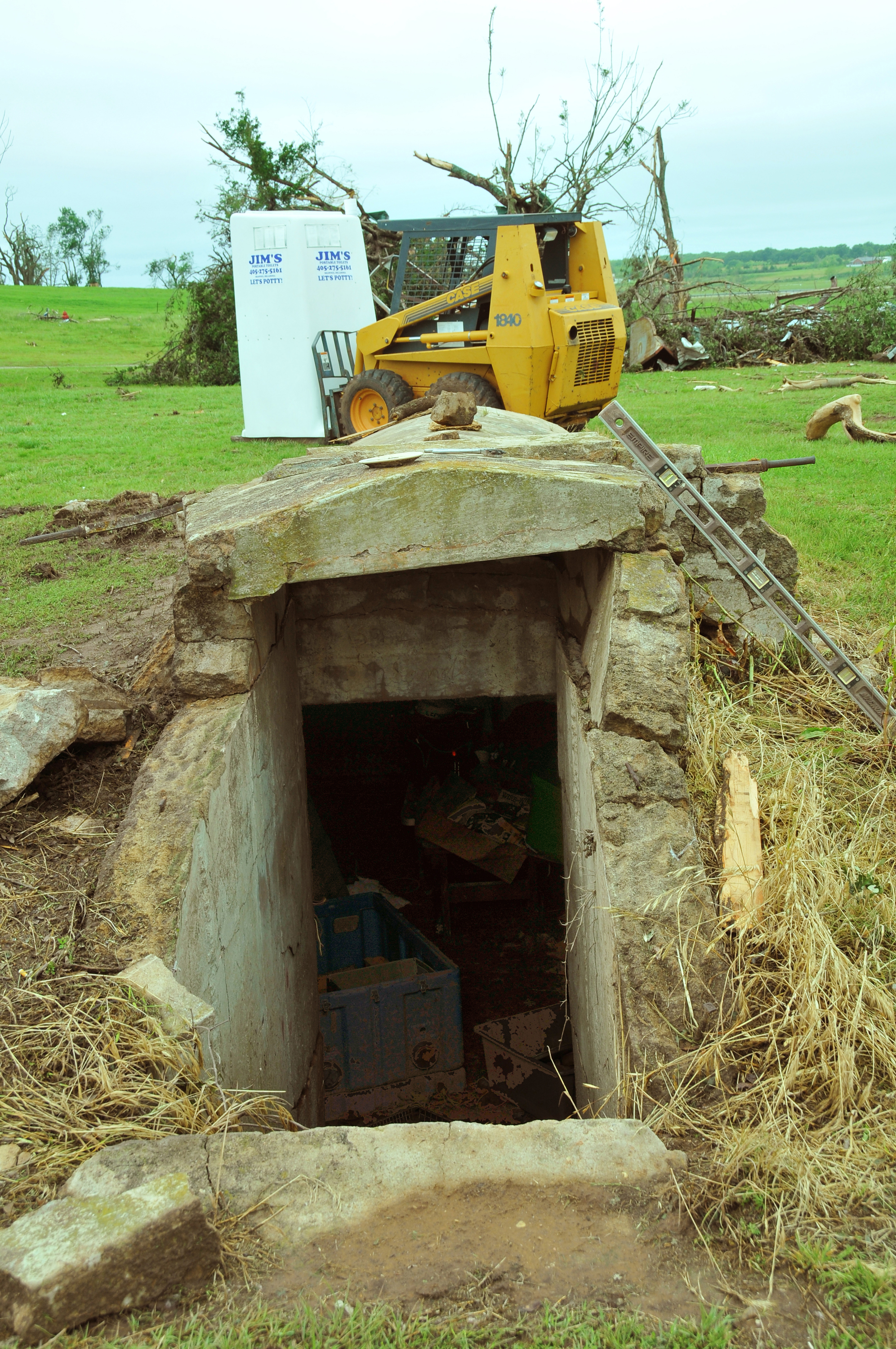 file-fema-44330-tornado-shelter-doorway-in-oklahoma-jpg-wikimedia