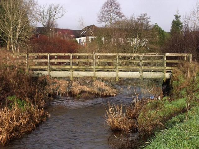 File:Footbridge over Luggie at Dalshannon - geograph.org.uk - 1613164.jpg