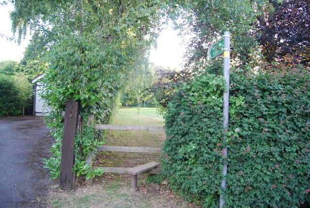 File:Footpath off the road, Underriver - geograph.org.uk - 1372803.jpg