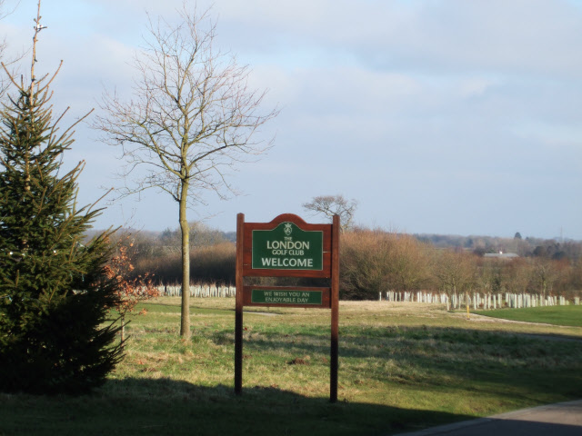 File:Golf course sign - geograph.org.uk - 1104653.jpg