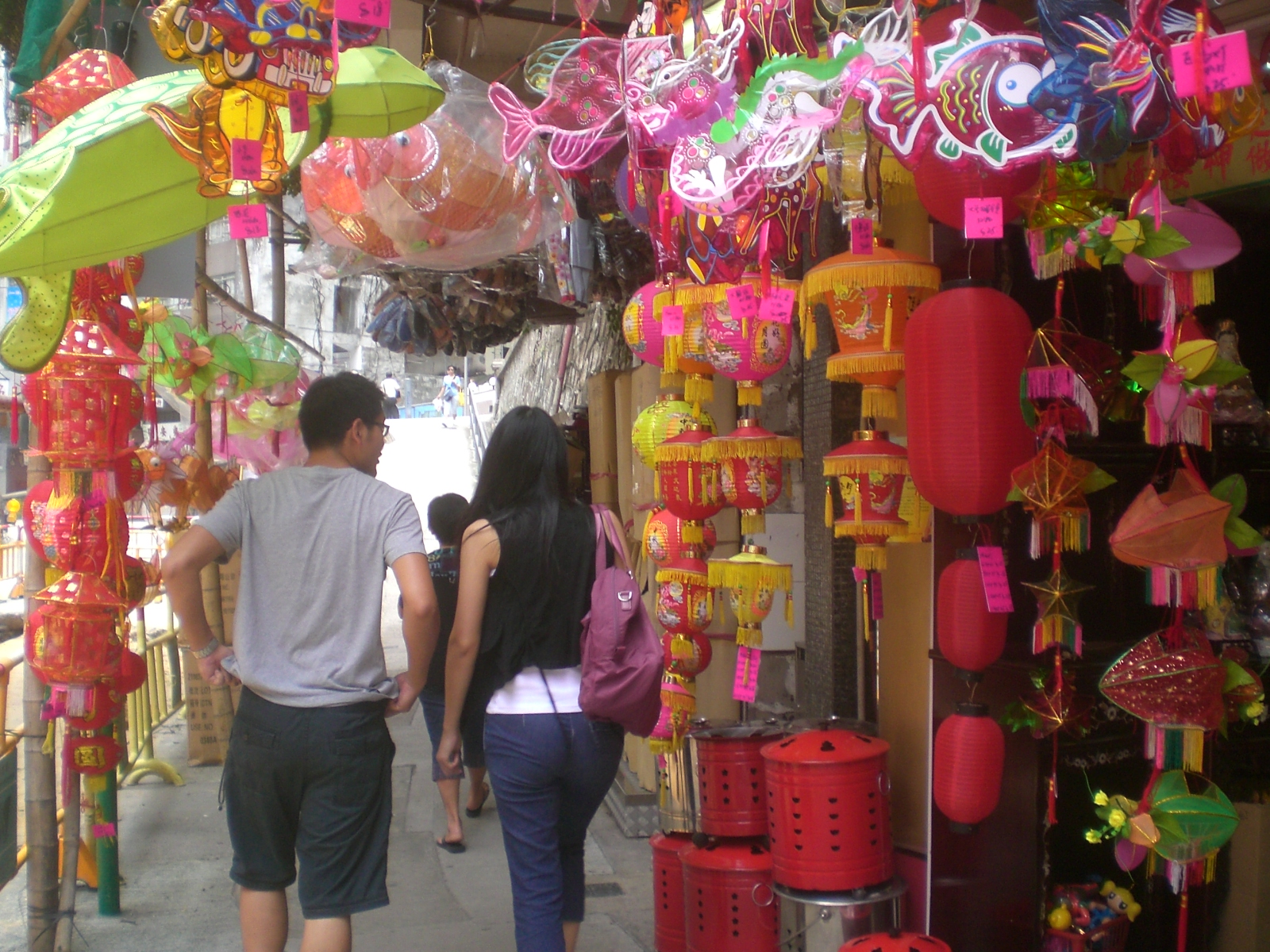 File:HK SYP Queen's Road West Mid-Autumn Festival Lanterns 06.JPG -  Wikipedia