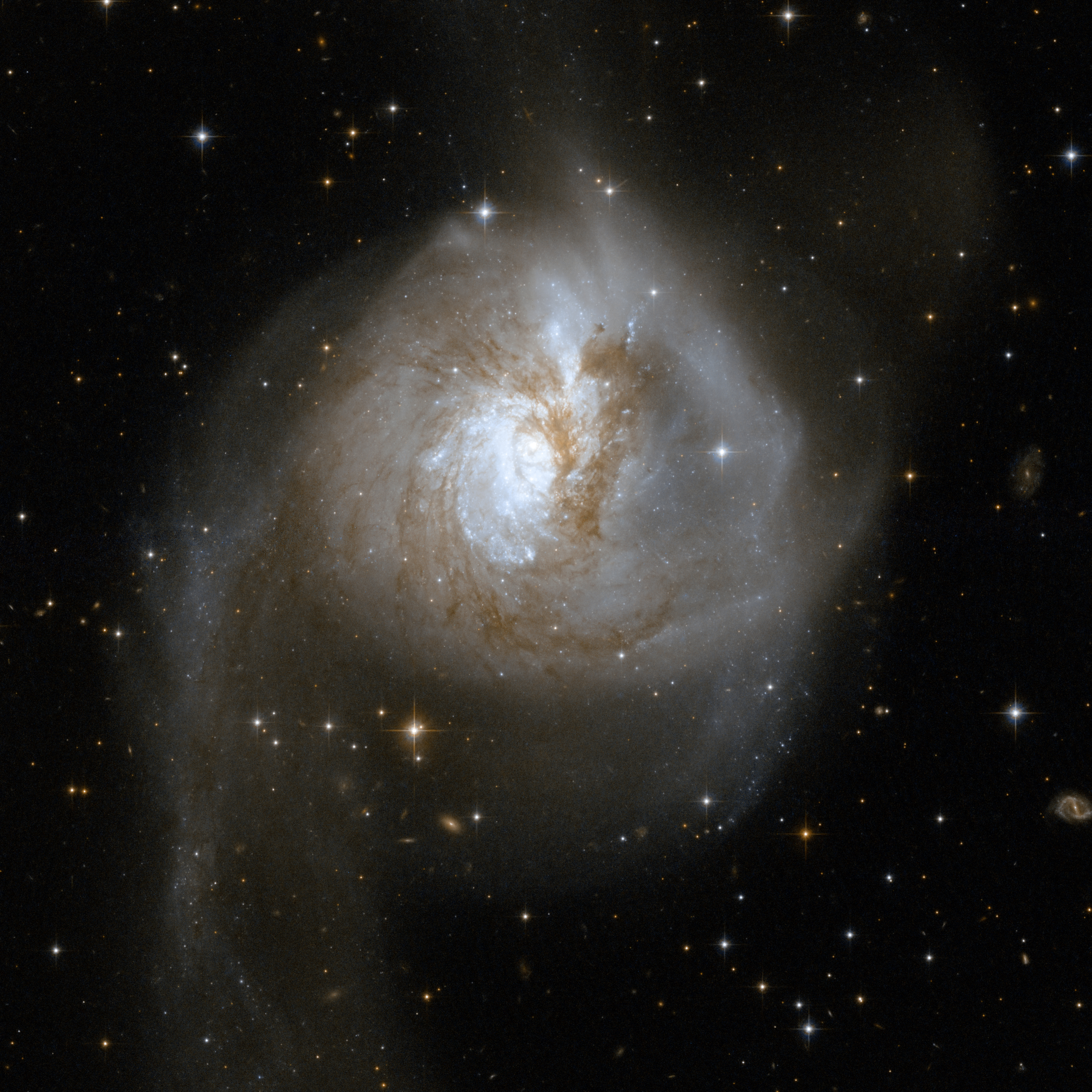 Hubble_Interacting_Galaxy_NGC_3256_(2008