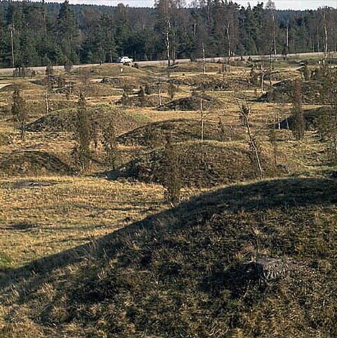 File:Kånna högar.jpg