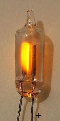 File:Neon lamp on DC.JPG