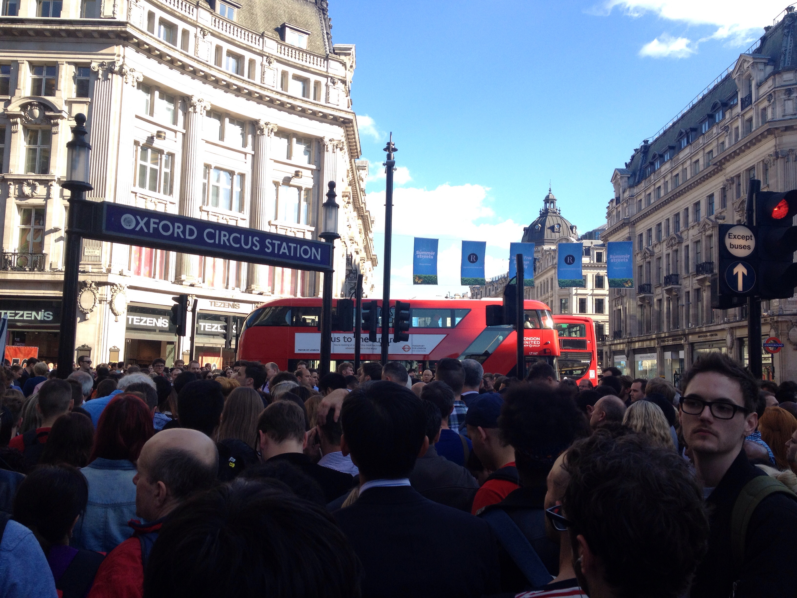 Oxford Circus. Oxford Circus HMV. Oxford Circus Cross old times.