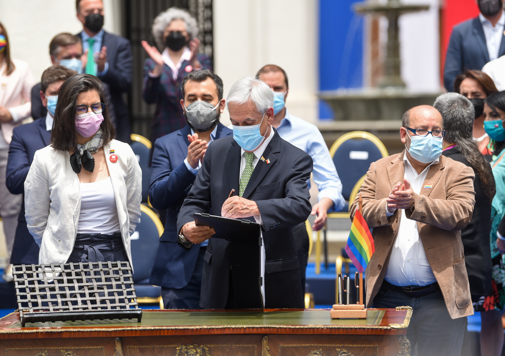 Archivo:Presidente Sebastián Piñera promulga Ley de Matrimonio Igualitario.jpg - Wikipedia, la enciclopedia libre