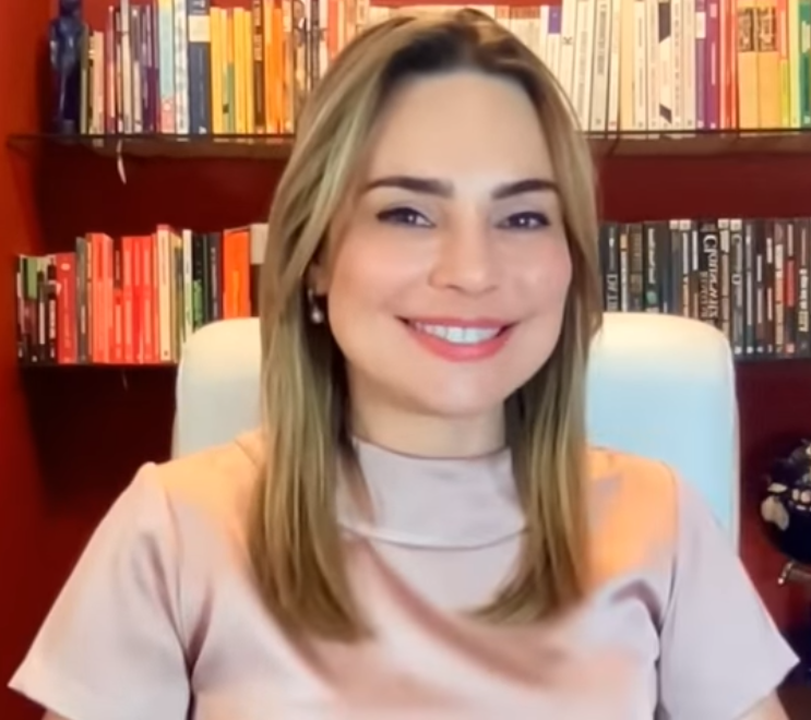 menina para fake, Nathália Alves