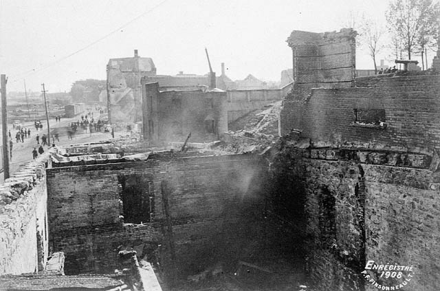 File:Ruines après l’incendie de Trois-Rivières, 22 juin 1908.jpg