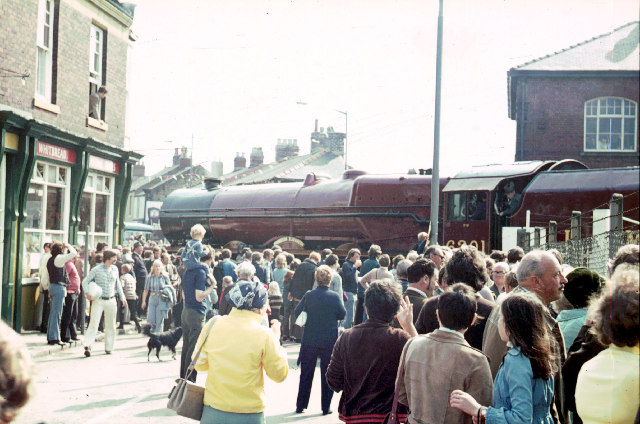 File:Shildon Level Crossing - geograph.org.uk - 111168.jpg