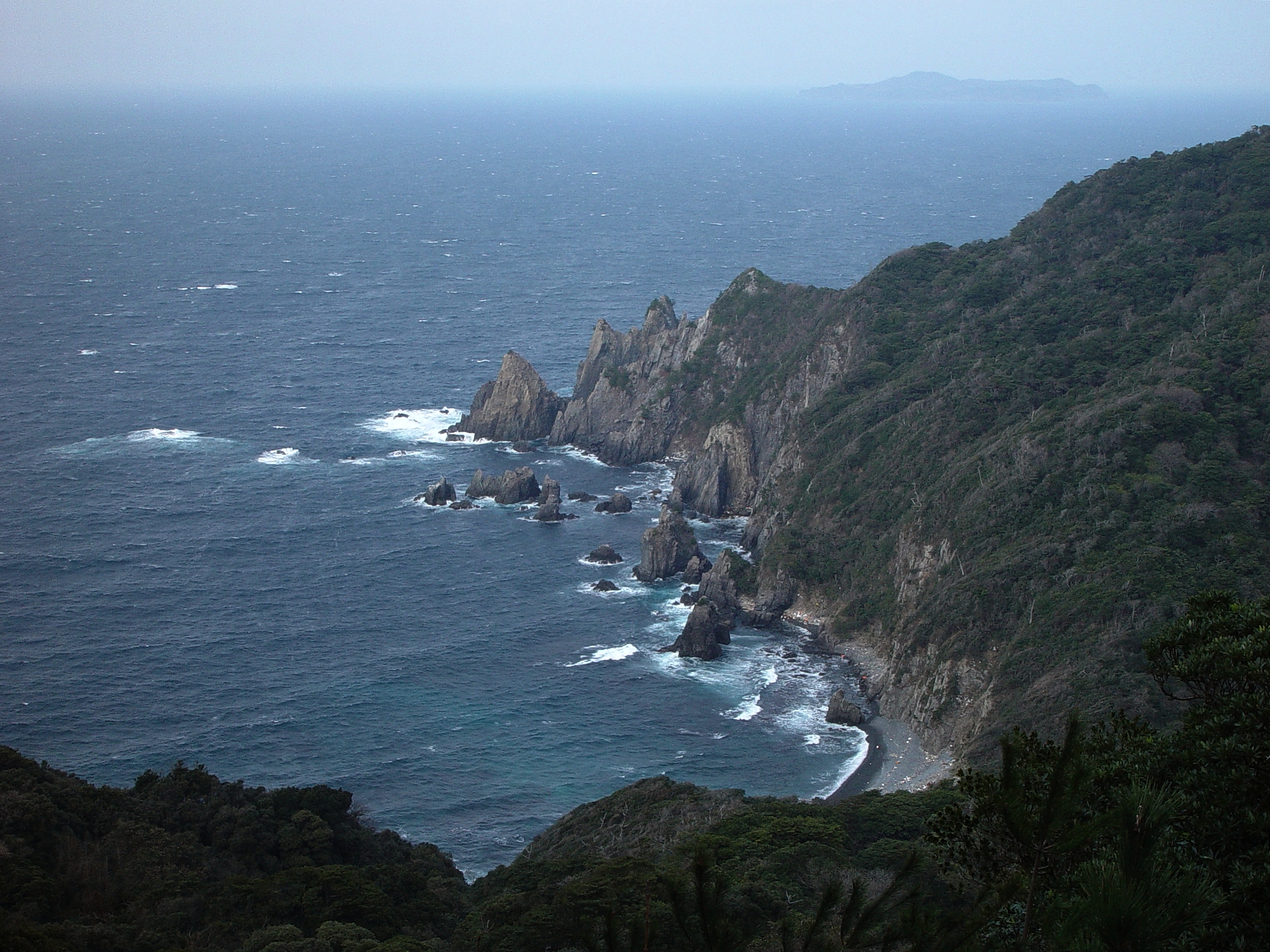 File Shoreline Of The Oumijima Island 青海島の海岸線 海食地形 Panoramio Jpg 维基百科 自由的百科全书