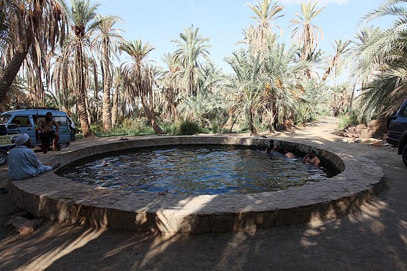 File:SiwaFatnasSpring.jpg