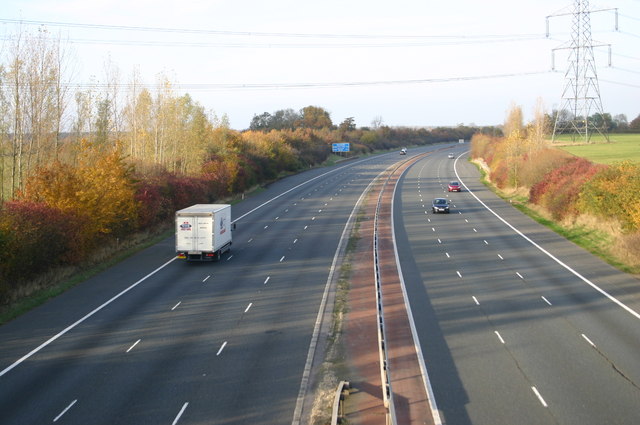 File:The M40 looking North - geograph.org.uk - 705480.jpg