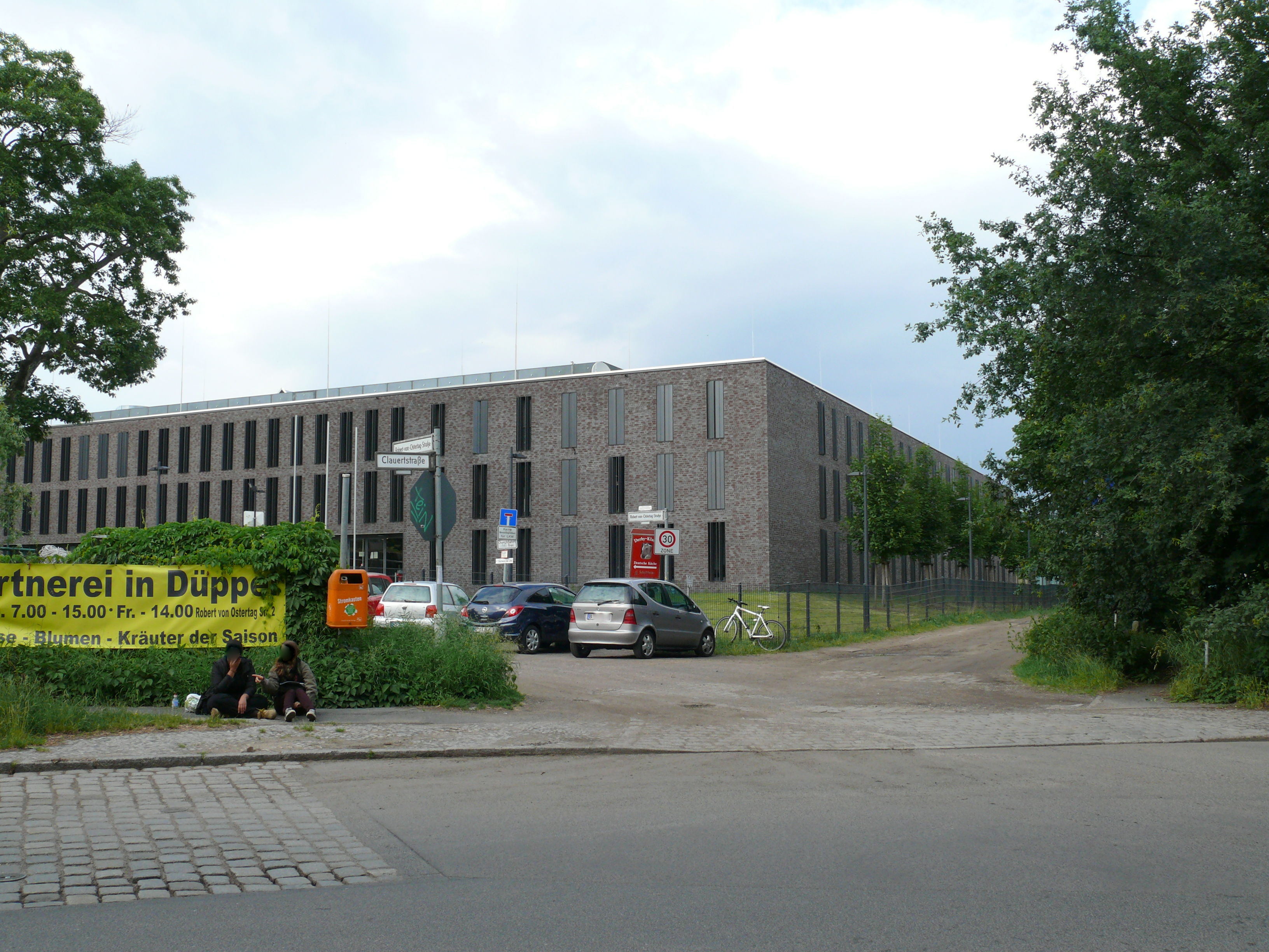 Berlin-Zehlendorf Robert-von-Ostertag-Straße JVA Düppel