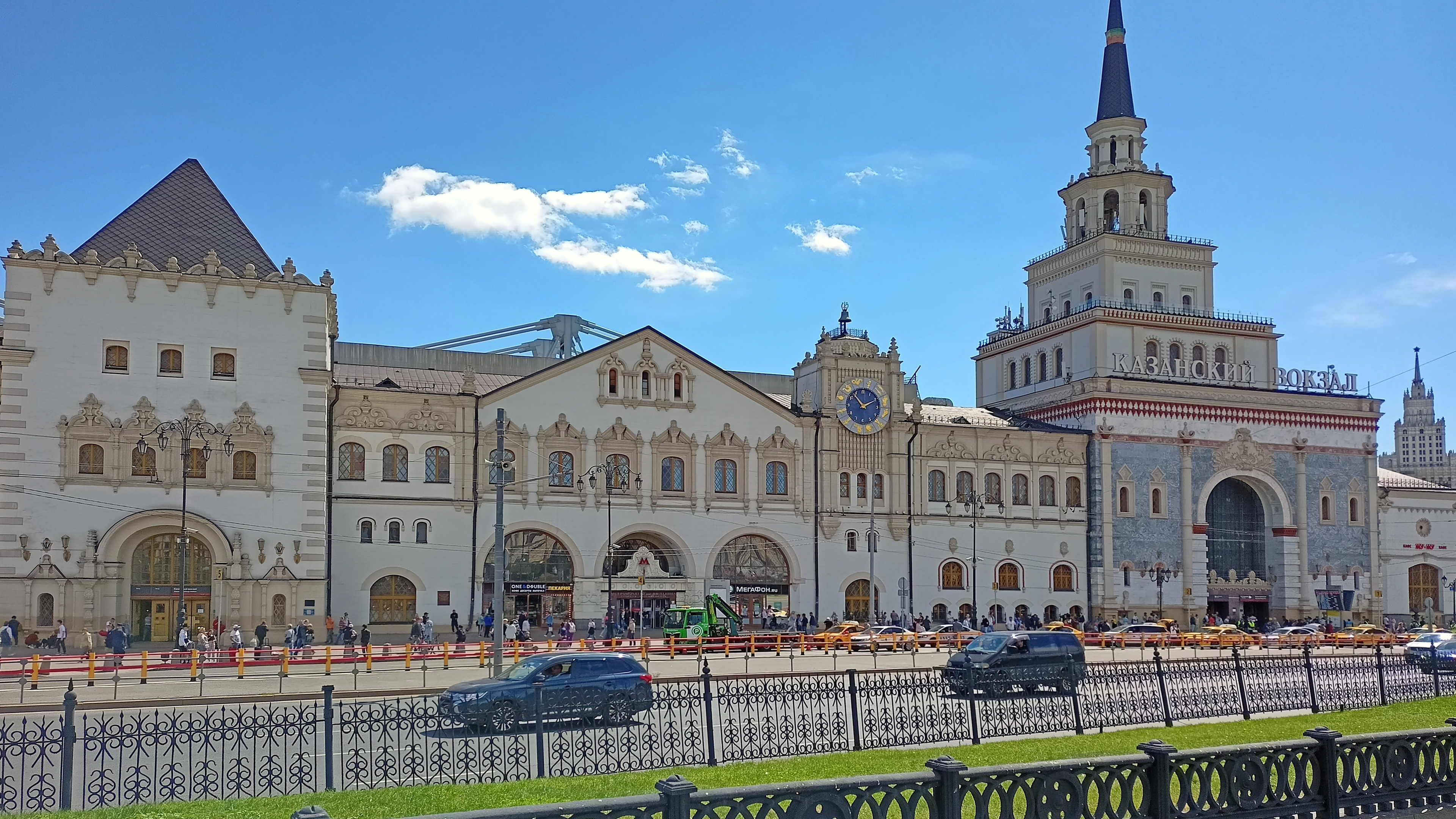 площадь казанского вокзала москвы