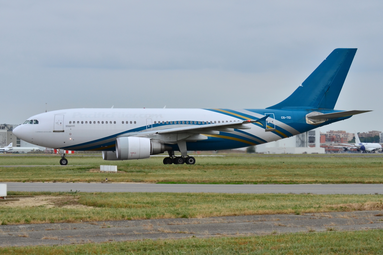 File:Airbus A310-300 HiFly (HFY) CS-TEI - MSN 495 (5808256579).jpg -  Wikimedia Commons