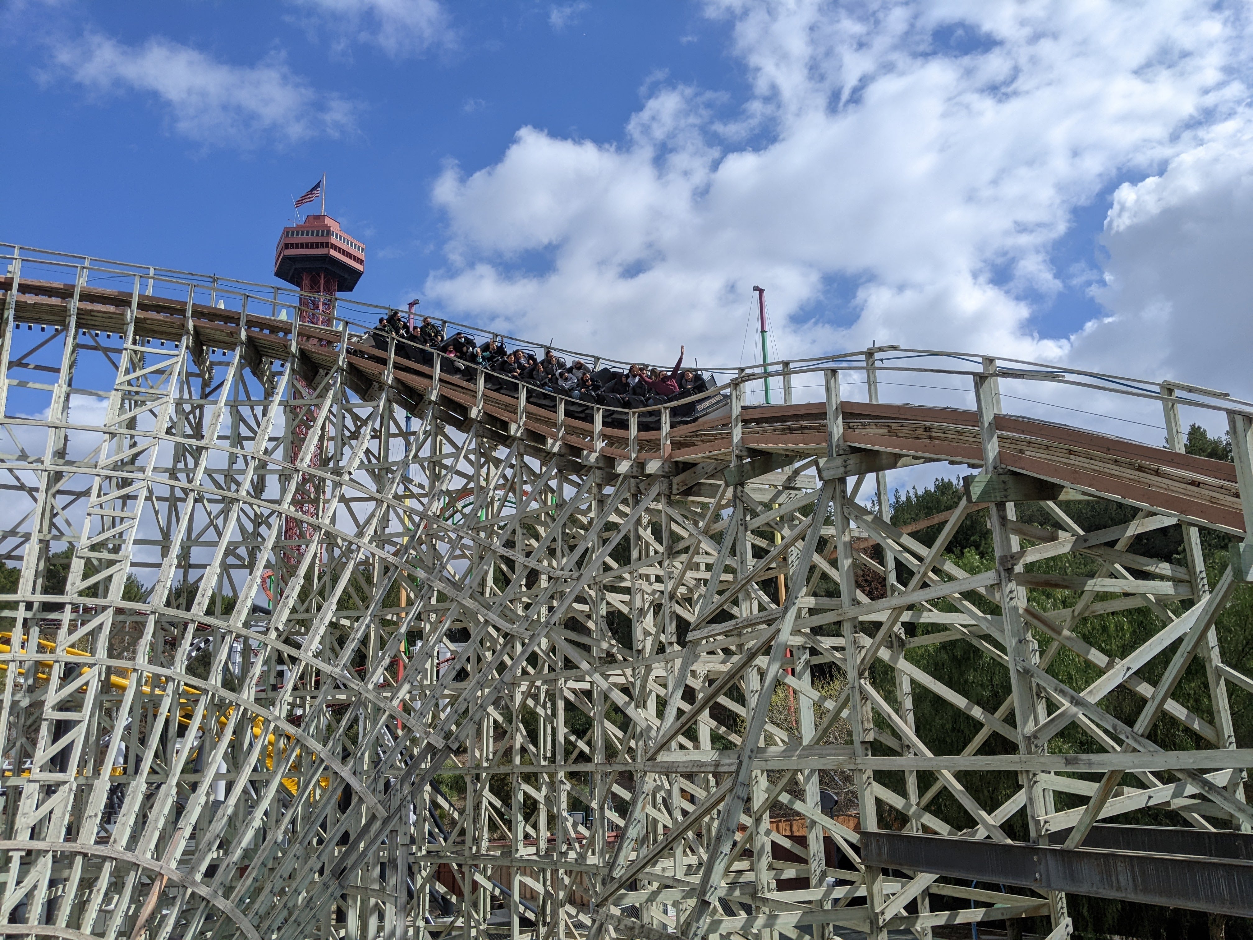 File Apocalypse Six Flags Magic Mountain 2.jpg Wikimedia Commons