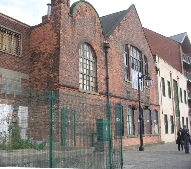 File:Back of former Co-op - Riverside - geograph.org.uk - 1484714.jpg