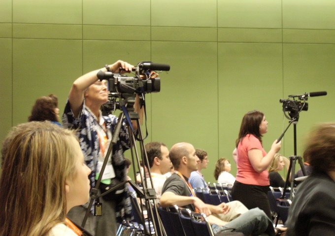 File:Bill Richardson being filmed at YearlyKos 2007 (1009846633).jpg