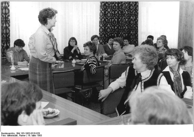 File Bundesarchiv Bild 1 19 0316 028 Berlin Dfd Wurdigte Sportliche Aktivitaten Jpg Wikimedia Commons