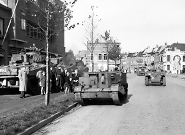 File:Canadians in Bergen op Zoom.jpg