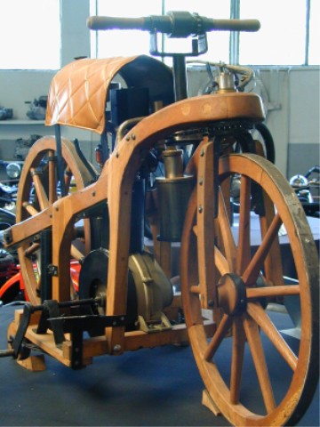 File:Daimler Reitwagen, Nachbau von 1885.jpg