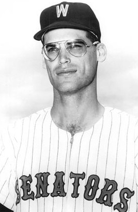 <span class="mw-page-title-main">Dave Sisler</span> American baseball player (1931-2011)