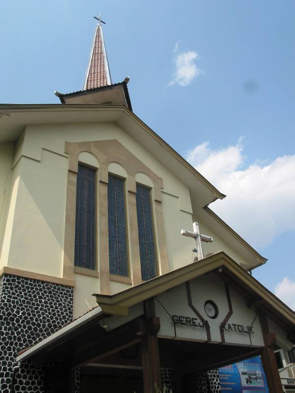 File Gereja Santo Petrus Solo 2011 Bennylin 03 Jpg Wikimedia Commons