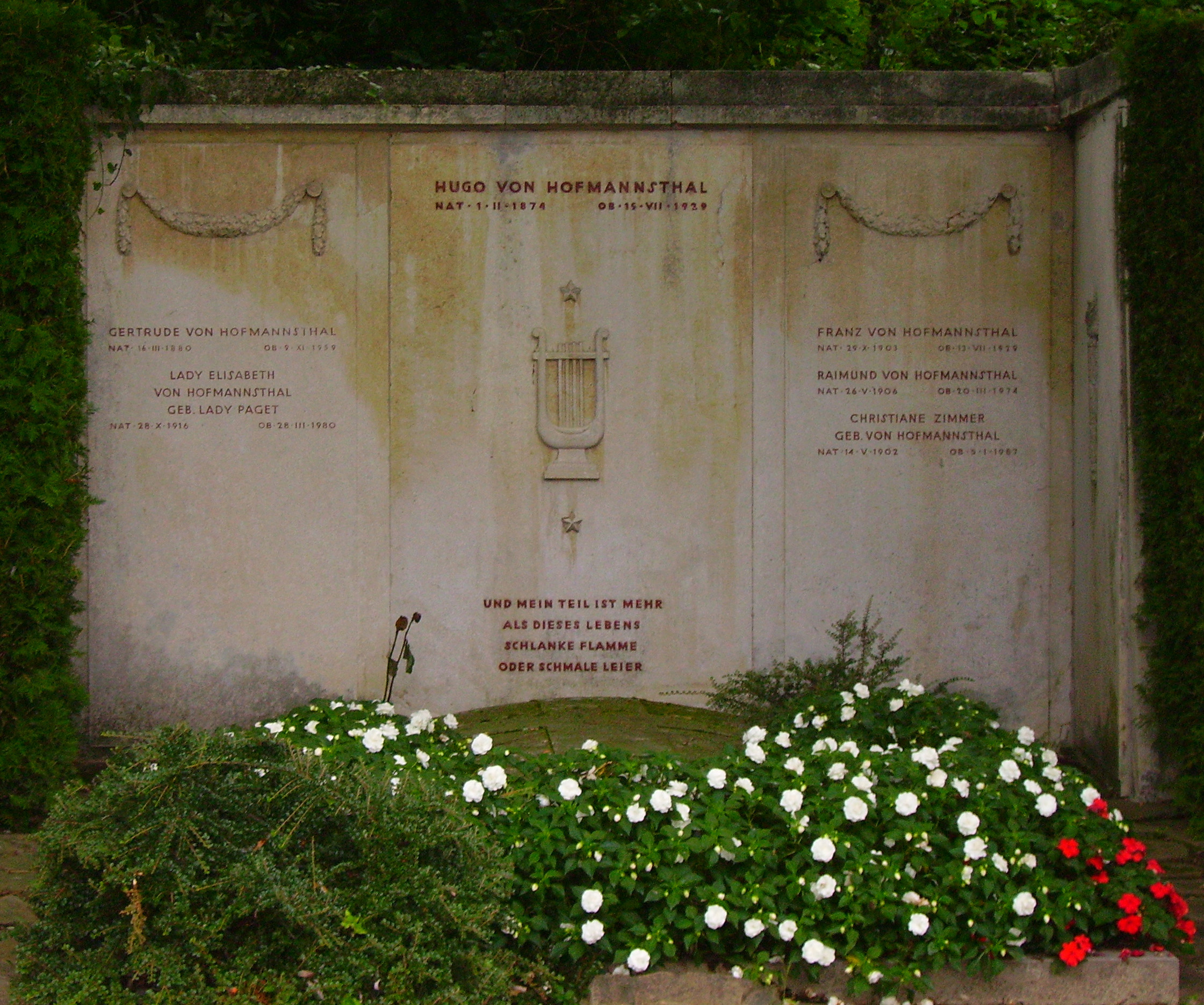 File Hofmannsthal Grab Kalksburger Friedhof Jpg Wikimedia Commons
