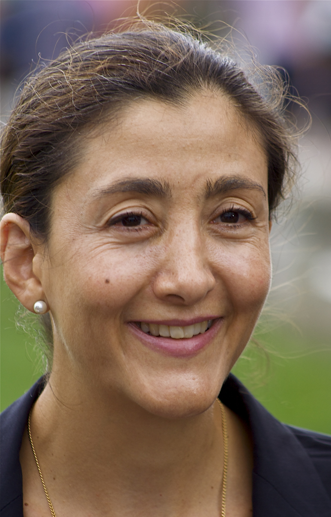 https://upload.wikimedia.org/wikipedia/commons/2/2d/INGRID_BETANCOURT_IN_PISA.jpg