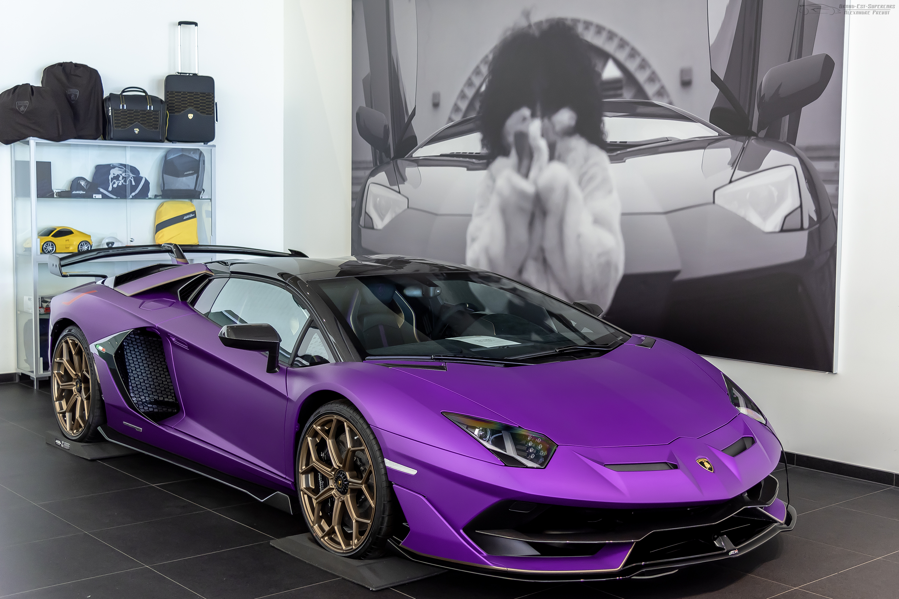 Lamborghini Aventador Roadster зелёная