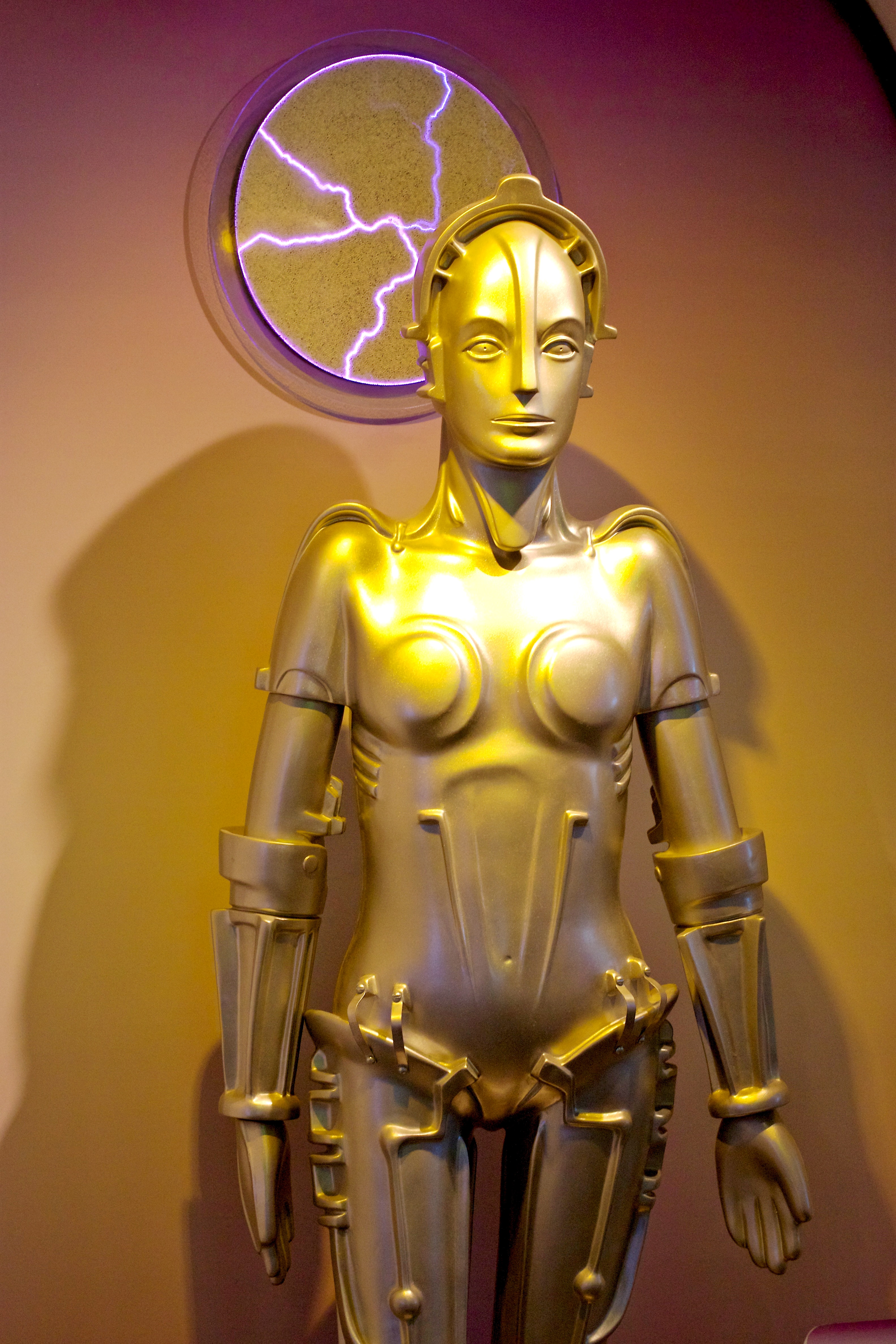 from the film Metropolis, on at the Robot Hall of Fame.jpg - Commons