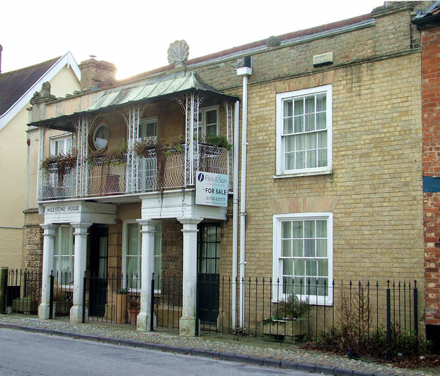 File:Milestone House, Yoxford - geograph.org.uk - 1107190.jpg