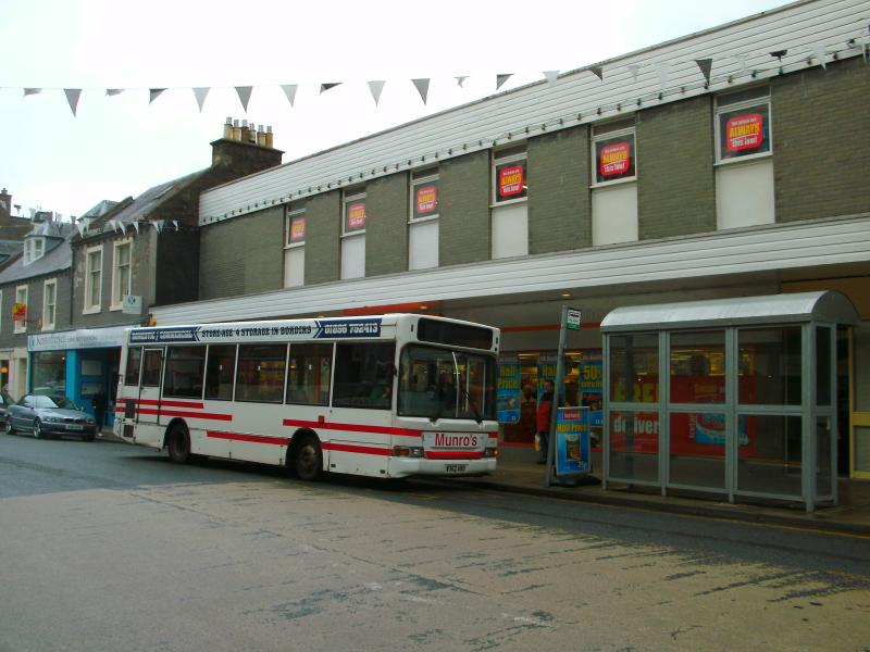 File:Munros bus, Galashiels, 28 June 2013.jpg