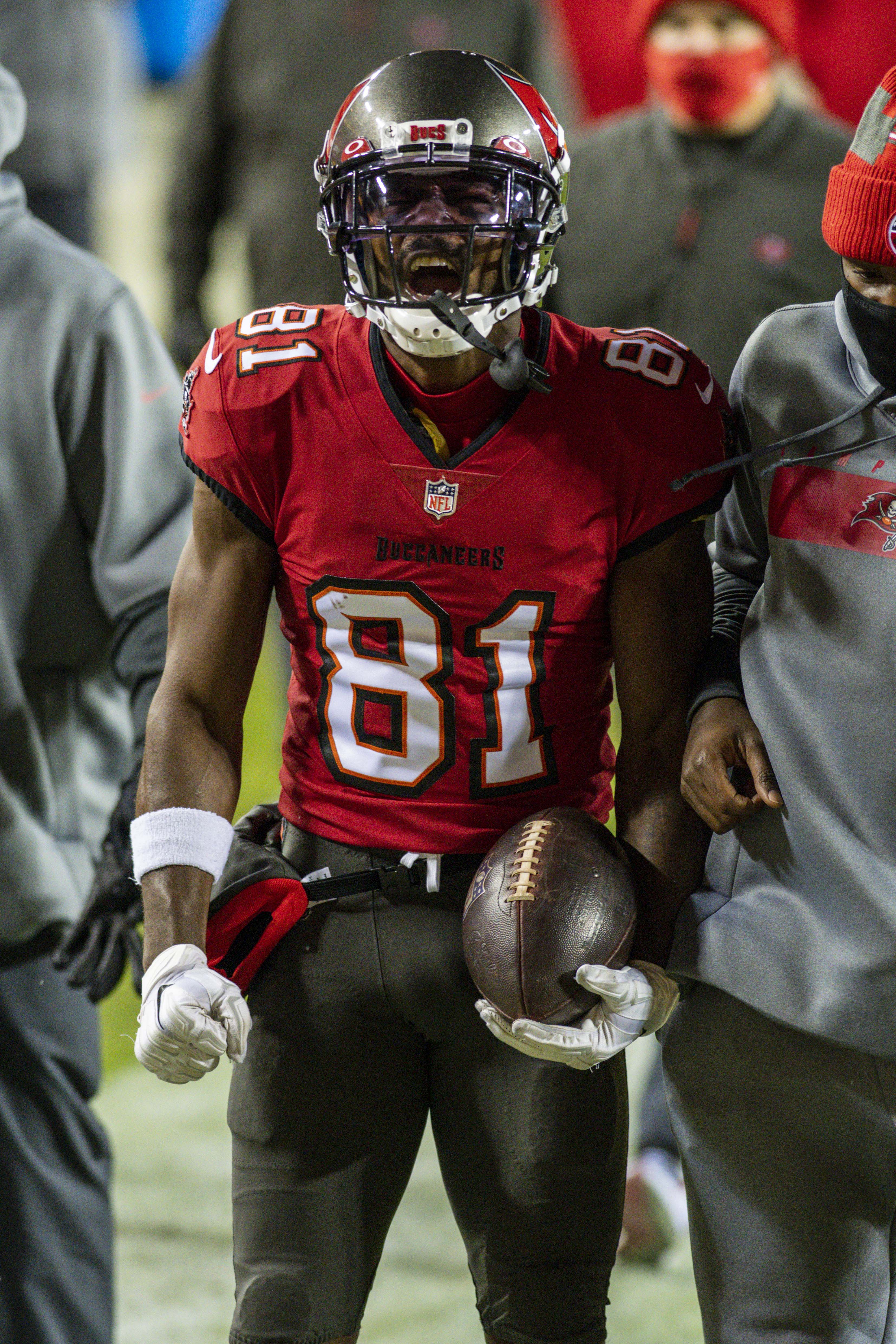 File:NFL 2020 - Playoffs - Washington vs. Buccaneers 235 (50833181482).jpg  - Wikimedia Commons