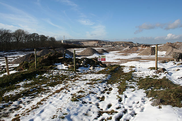 File:Old Moor Quarry - geograph.org.uk - 335789.jpg