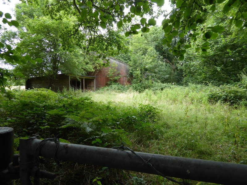 File:Old barn by Oldhouse Lane - geograph.org.uk - 5070746.jpg