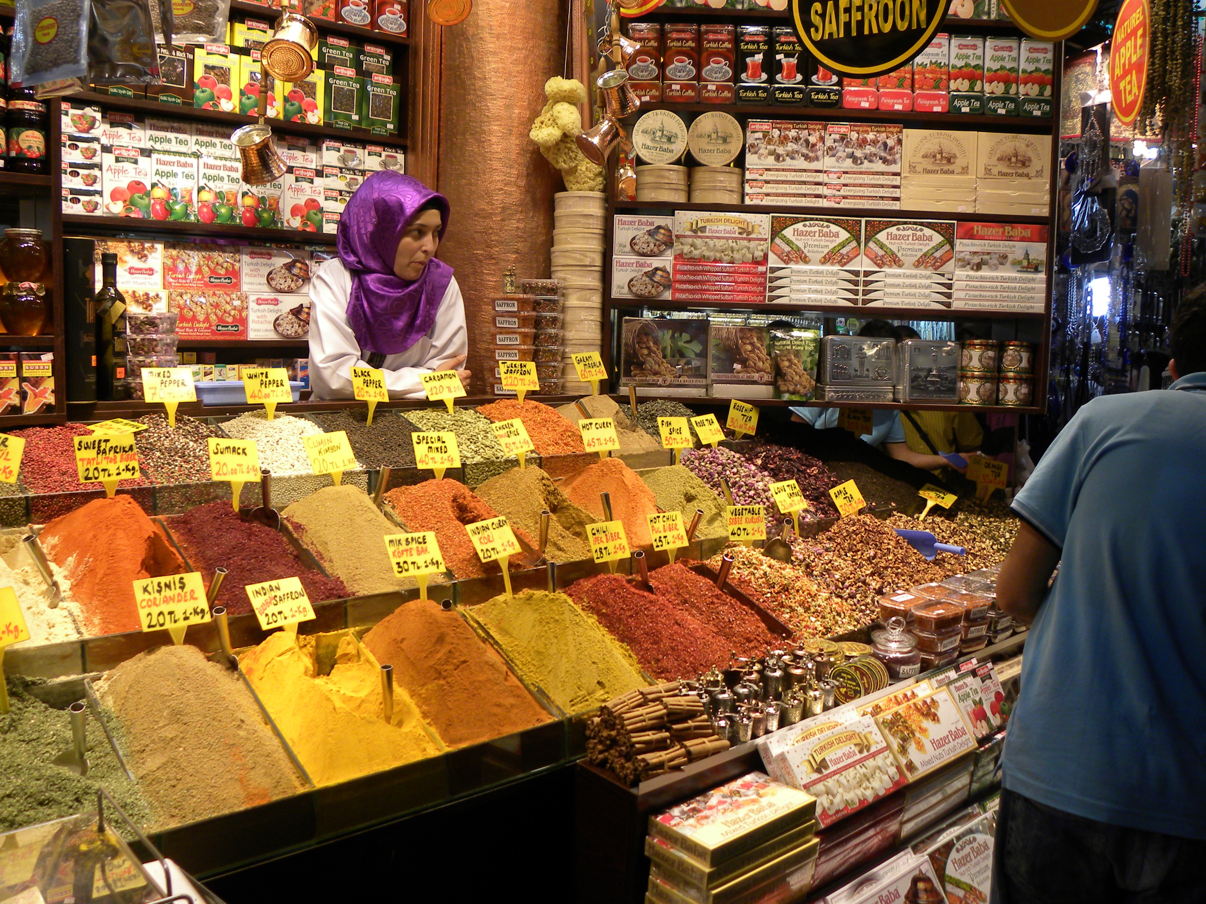 Spice bazaar. Рынок специй в Дубае. Восточный базар специи. Рынок специй в Стамбуле. Специи в супермаркетах Дубая.