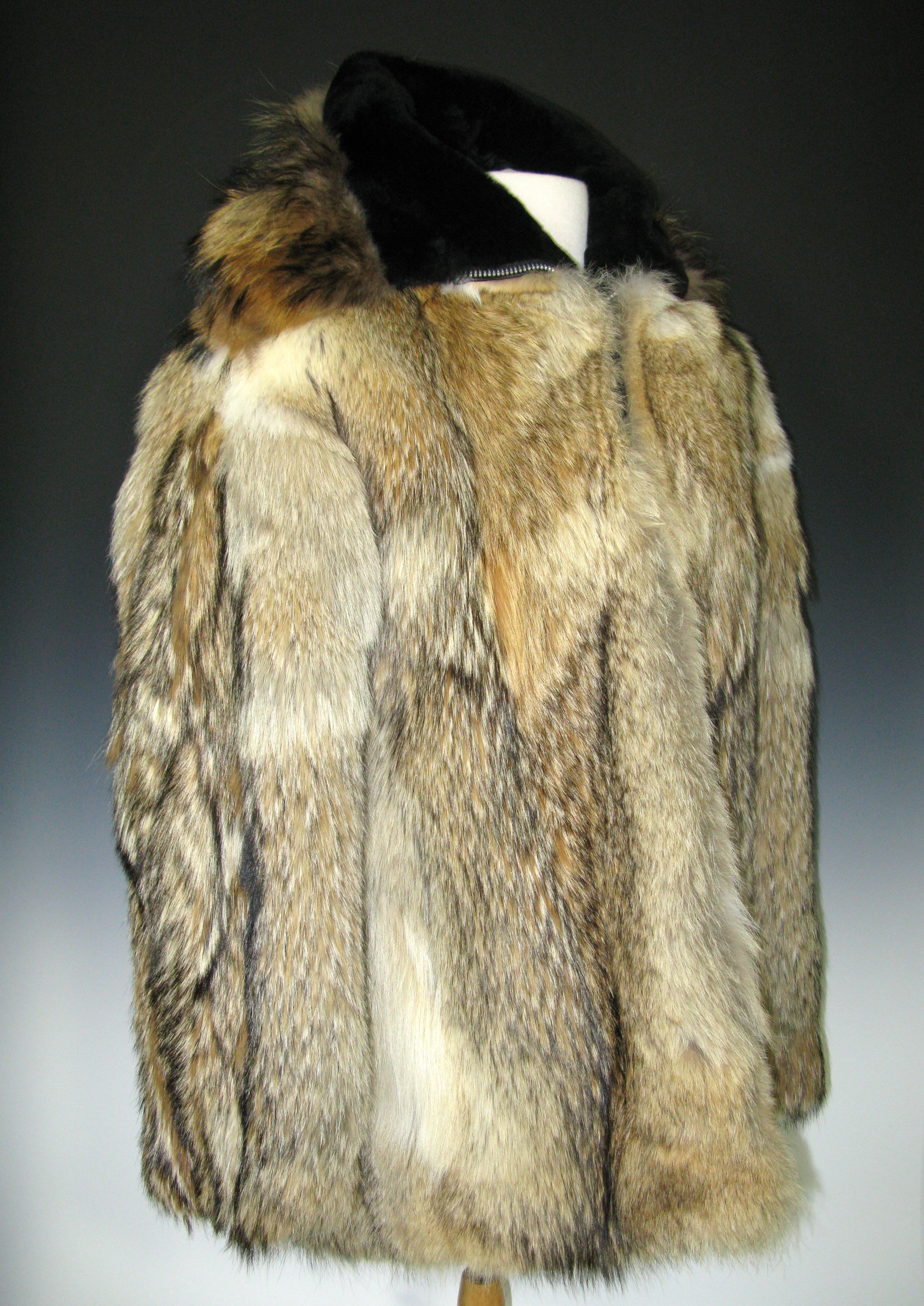 File:President Ford's wolf skin coat.jpg - Wikimedia Commons