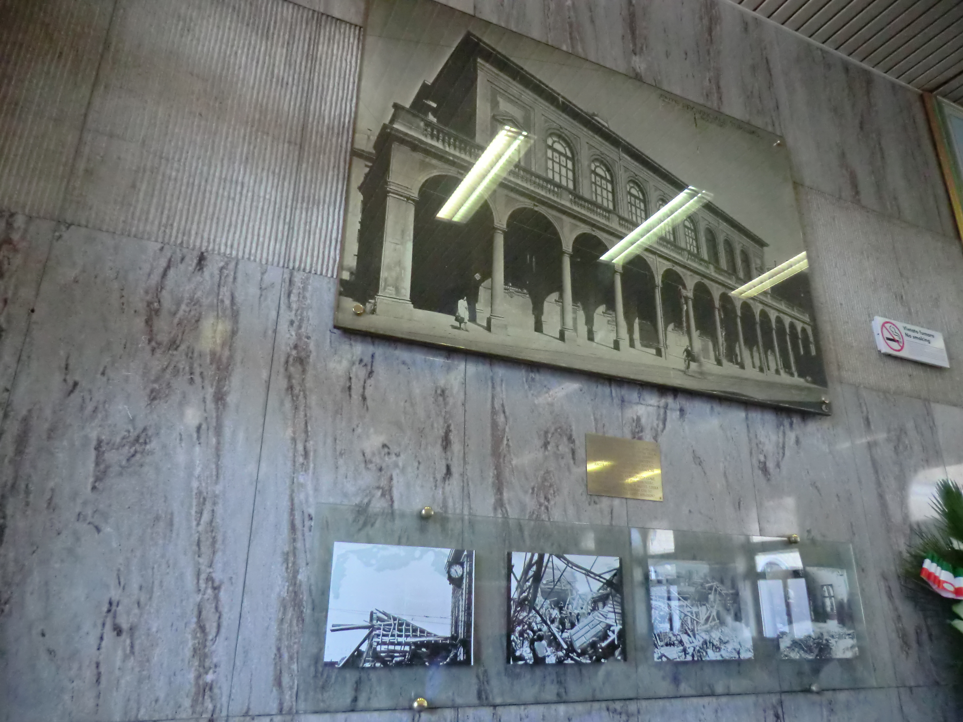 La Sala D Attesa.File Sala D Attesa Della Stazione Ferroviaria Di Bologna 32 Anni Dopo8 Jpg Wikimedia Commons