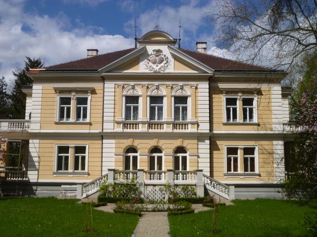 File:Schloss Mühlheim.jpg