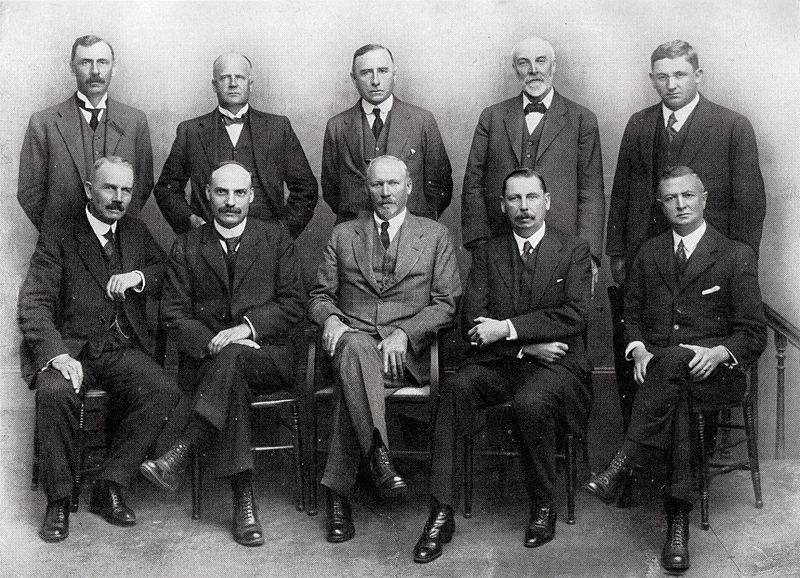 File:Smuts Cabinet 1923.jpg