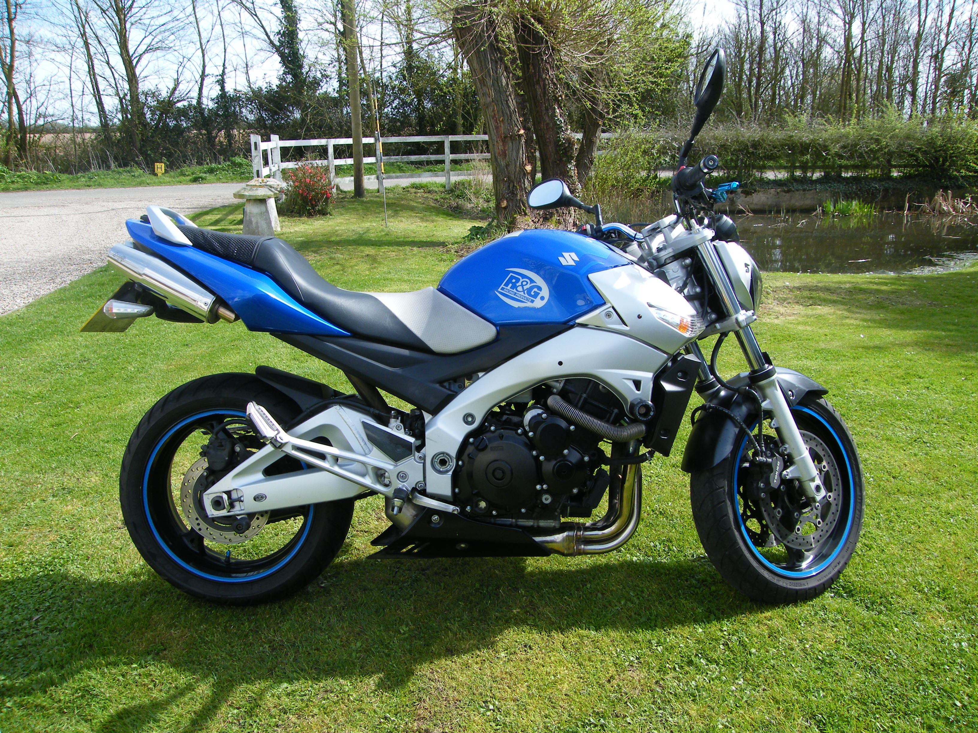 Suzuki, GSR-600, 2009