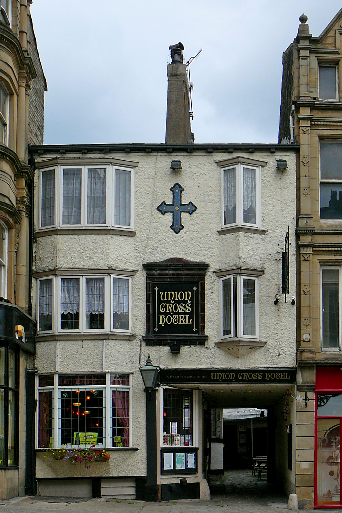 West britain. Галифакс Йоркшир. Галифакс, Западный Йоркшир. Вест Йоркшир. Галифакс Йоркшир ратуша.