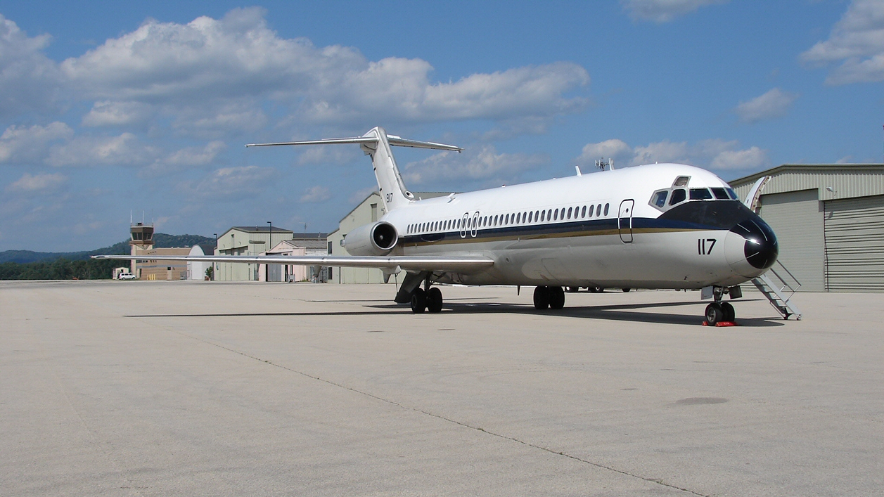 United States Navy C-9B Skytrain II (2677753909).jpg