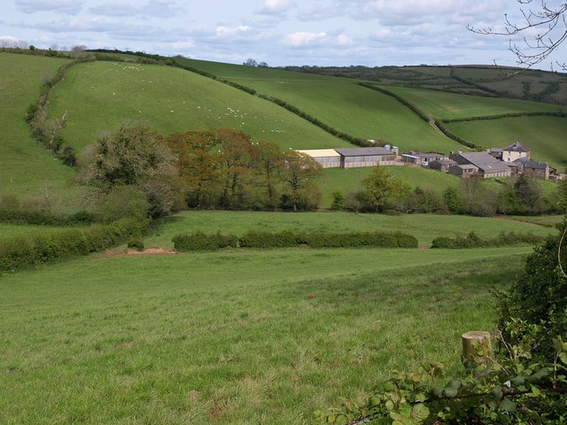 File:Valley above Read's Farm - geograph.org.uk - 1295717.jpg